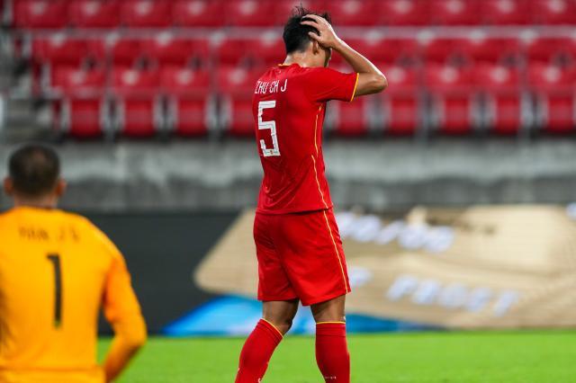 【东亚杯】朱辰杰乌龙全场1射正 中国男足0比3韩国