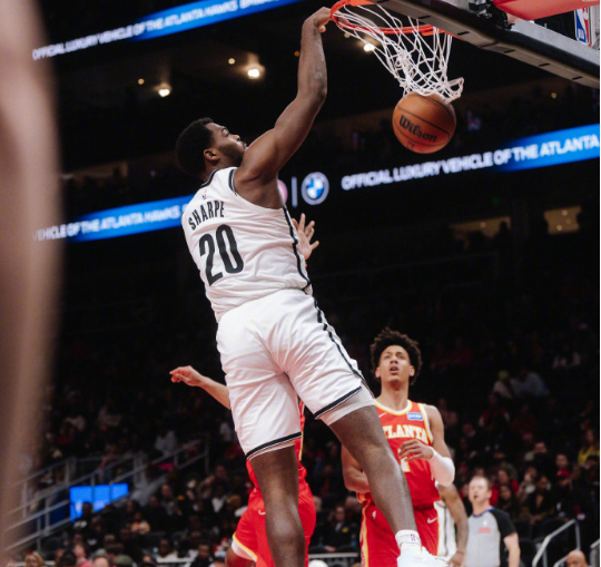 v站-制胜18-0！老鹰逆转双杀送篮网4连败 杰伦26+12引5人上双